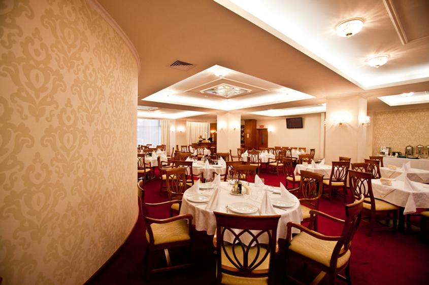 Hotel de 4 **** de vanzare ultracentral in Oradea, Bihor, Romania