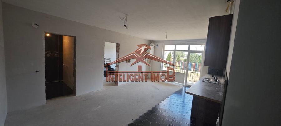 Apartament la CHEIE cu 3 camere pe Calea Cisnadiei