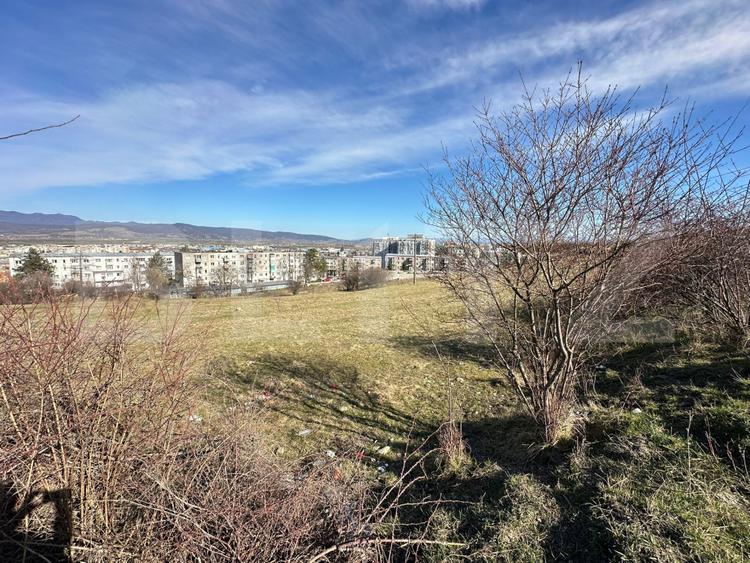 Teren 1830 mp Deva – extravilan cu demersuri intravilan – posibilitate parcelare