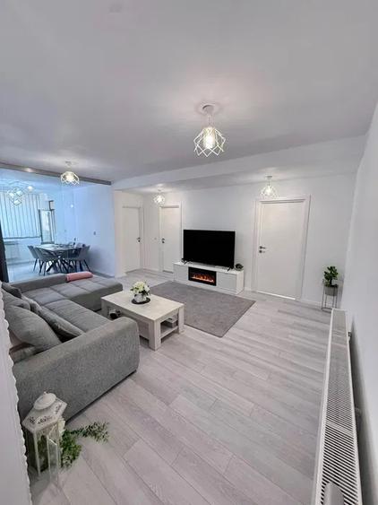 Apartament cu 3 camere, 66 mp, balcon, zona Terra