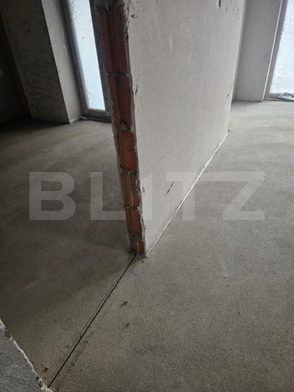 Apartament 3 camere, 2 bai, decomandat, etaj intermediar, zona Tractorul