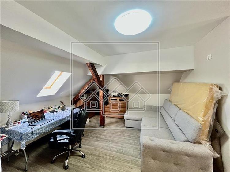 Casa individuala in Sibiu, 373mp teren, 8 camere, pretabila investitie