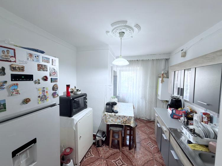 Apartament 3 camere str.Gen.Ghe Avramescu