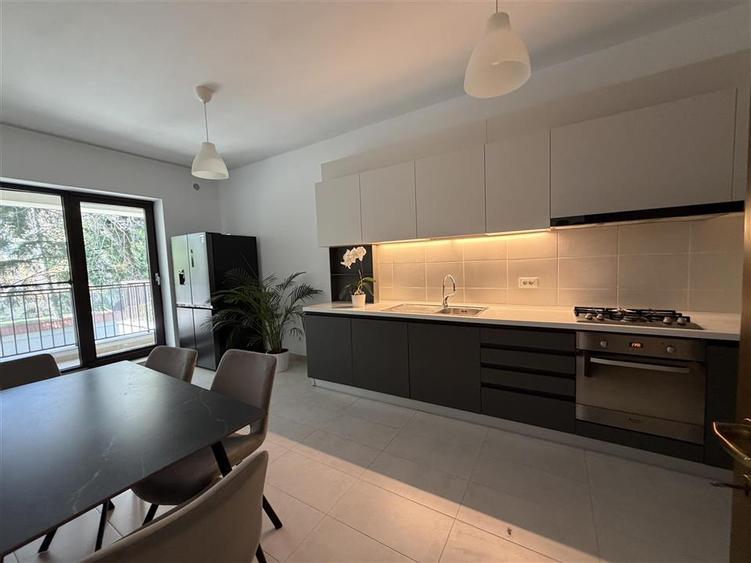 FOR RENT 4 ROOMS 200 SQM 3 PARKING