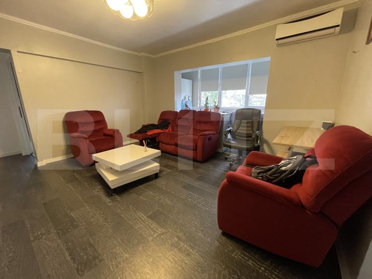 Apartament cu 3 camere, zona centrala