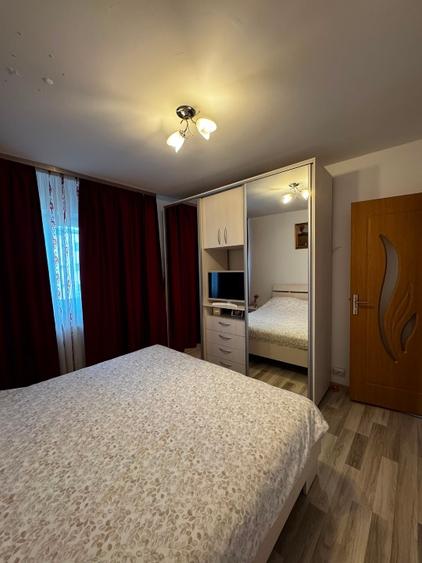 Apartament 2 camere decomandat, centrală proprie, an 1983, Targoviște