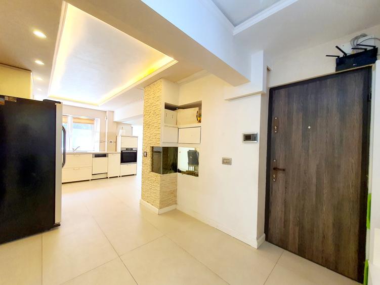 Apartament 4 camere de închiriat codtin georgian