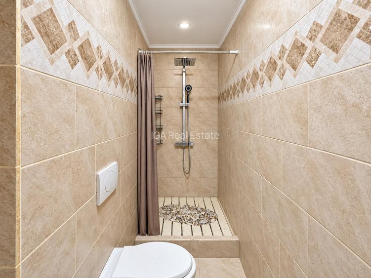 Casă renovată integral în Tomis 2 | Teren 90 mp | Parcare proprie