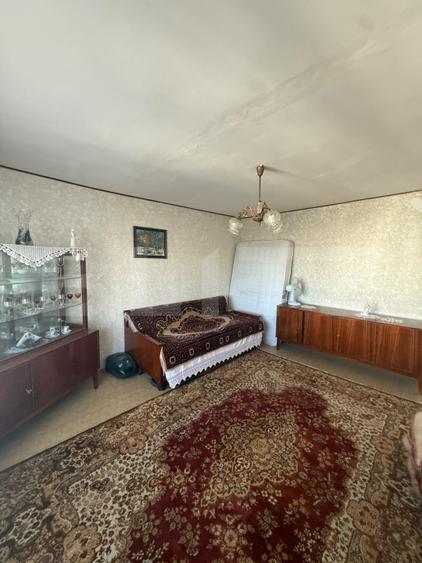 Apartament cu 3 camere, 66 mp, decomandat, zona Zamca