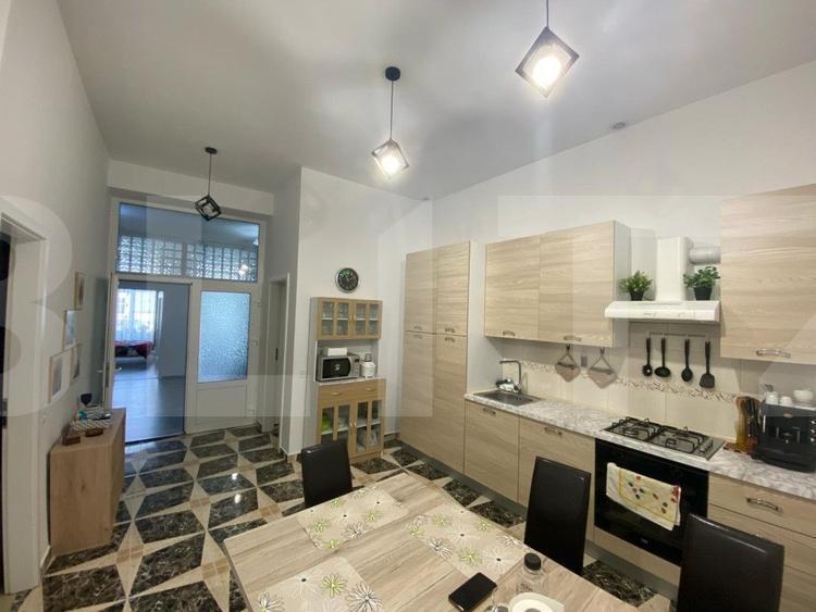 Apartament de 3 camere, decomandat, 74 mp, zona Piata Unirii