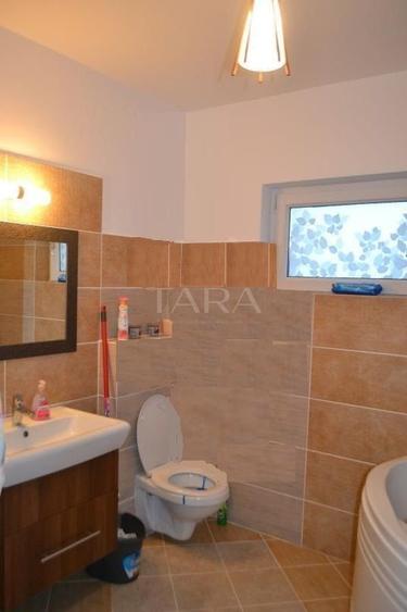 Apartament cu 3 camere de vânzare în zona Campului