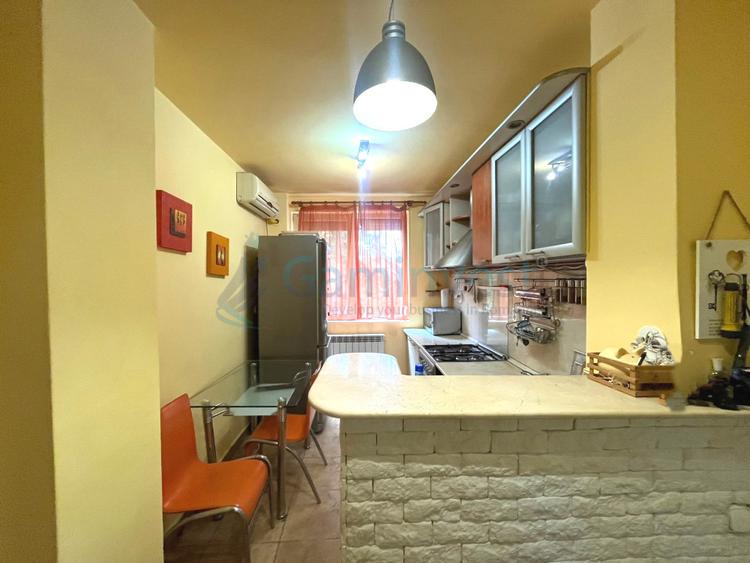 Apartament de vanzare in Oradea, cu 3 camere, zona Strazii Aluminei