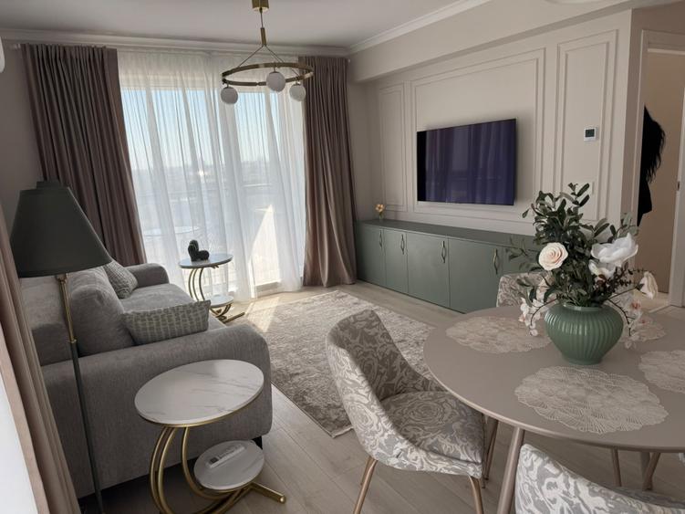 Proprietar vand apartament 2 camere complet mobilat, utilat lux, parcare inclusa