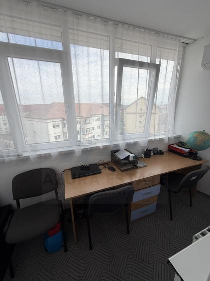 Apartament 3 camere 78 mp utili 3 balcoane 2 bai boxă zona Terezian