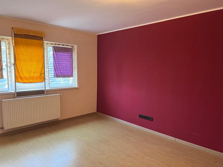 Apartament 2 camere, zona Liceul Auto