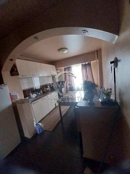 Apartament cu 2 camere zona Unirii Sud conf 1 etaj 3 din 10 mobilat Pret: 75.000 - 2
