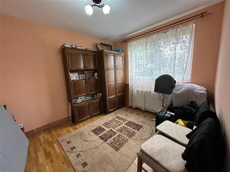 Casa spatioasa 160mp, cu 6 camere si 2150 mp teren