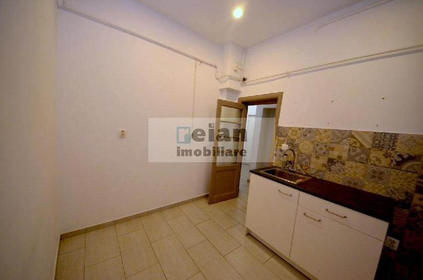 Central - Vasile Lascar, Apartament 2 Camere, Parter Inalt, 63 Mp