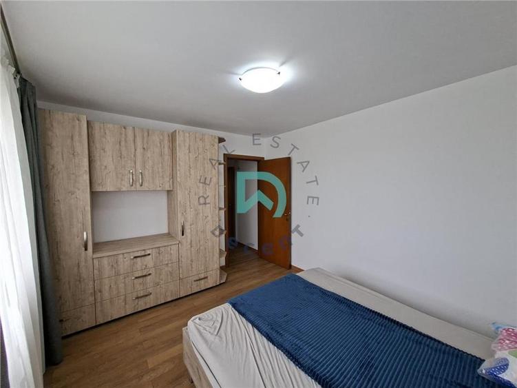 Apartament 2 camere, Tractorul, etaj 3, semidecomandat
