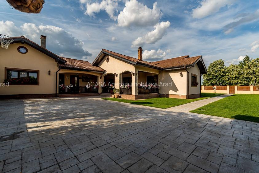 Vilă superbă la sol de vânzare in Zadareni Comision 0
