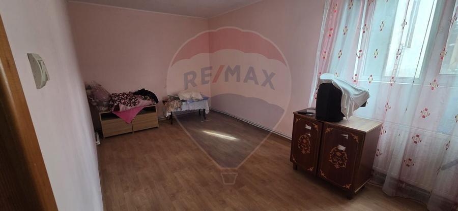 Casa / Vila cu 5 camere de vanzare in zona Obor