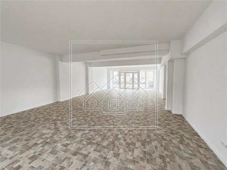 Spatiu comercial, NOU, complet finisat, vitrina la strada - Turnisor