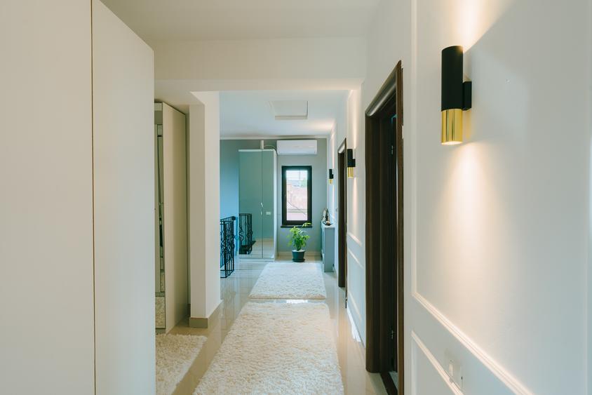Casă Nouă de Lux pe Malul Lacului Corbeanca |Grădină 1.461 mp, Piscină și Ponton