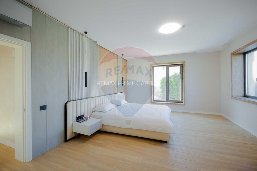 De vânzare Vilă cu 8 camere în Sânmartin, 290 mp util, teren 1100 mp - 10