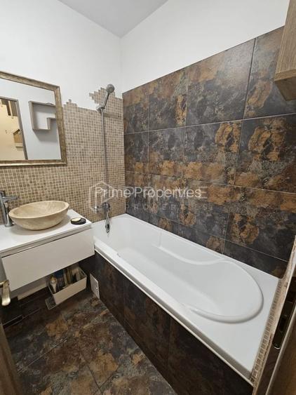 Apartament cu mansardă, 2 camere de închiriat – zona 7 Noiembrie - 8