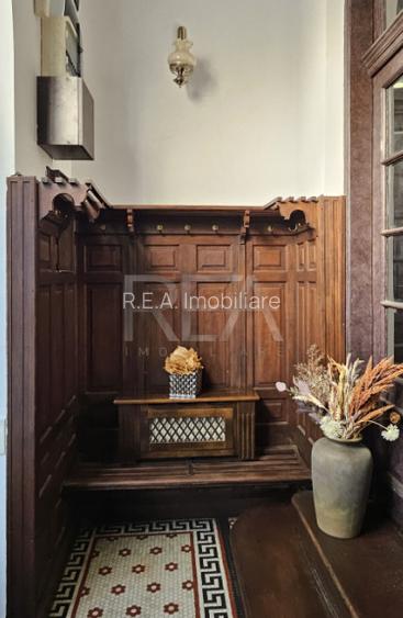 Casa de birouri de inchiriat 11 camere - 10