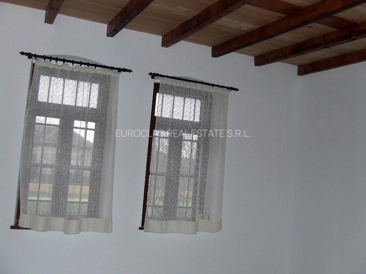 Conac boieresc - 5 camere - Nicolae Balcescu - 105.000 euro (Cod E11) - 9