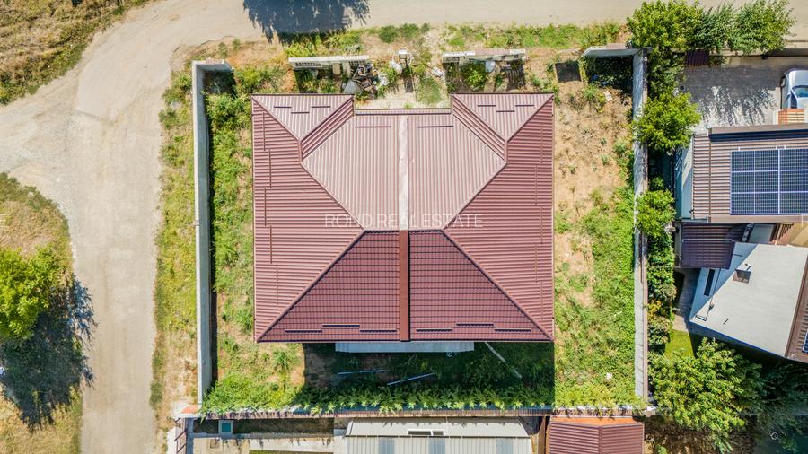 Vila alipita, impecabil executata, teren 350mp, preechipare AC - 7