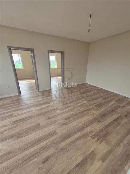 Duplex pe parter - 3 dormitoare - zona foarte buna - gata de mutat - 12