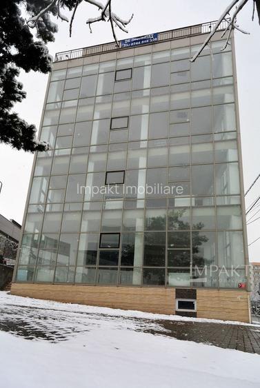 Cladire de birouri cu  spatii vitrate generoase in Zorilor. - 23
