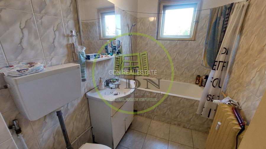 Apartament 3 camere decomandat, etajul 4, 1 Mai zona Insula - 5