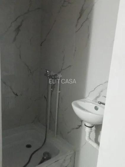 Garsoniera, etaj 1, zona Baza 3 - 3