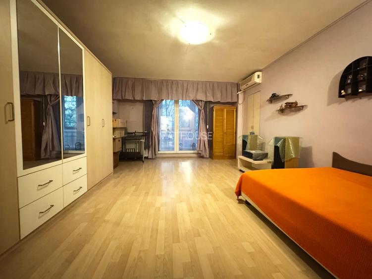 APARTAMENT 3/8 BLOC 1995 MONOLIT STRADAL SCOALA 81- METROU - 2