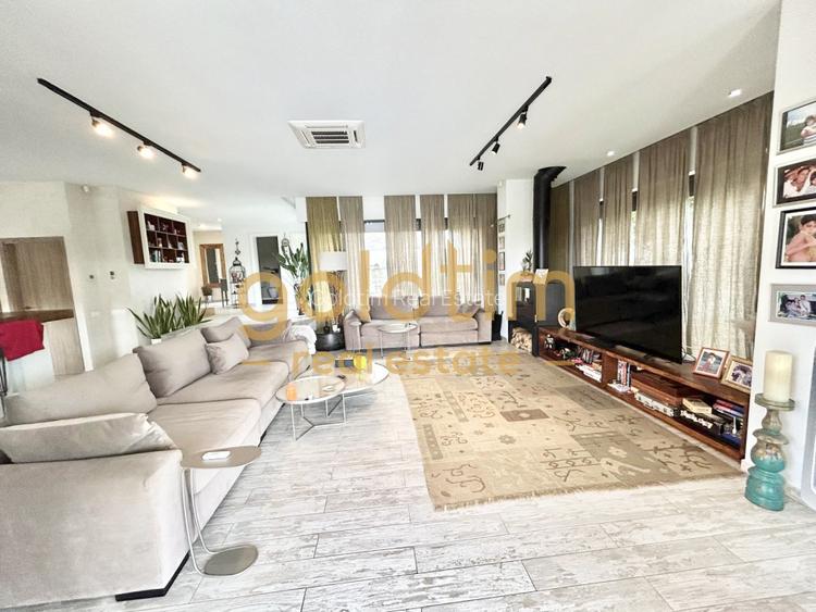 VILA SUPERBA/MOBILATA/UTILATA/PISCINA/CURTE 3000 MP/IESIRE LA LAC - 24