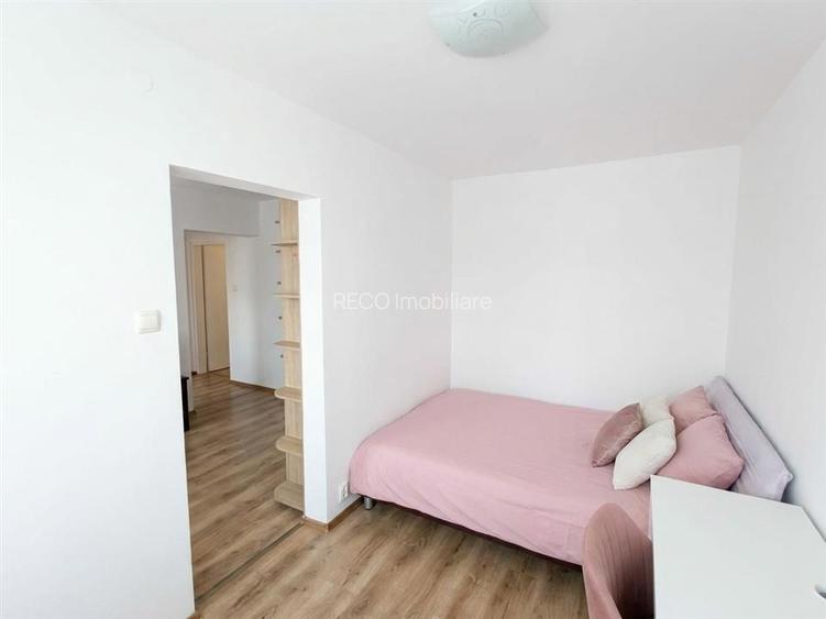 RECO Apartament cu 3 camere etaj 2 zona Velenta - 4