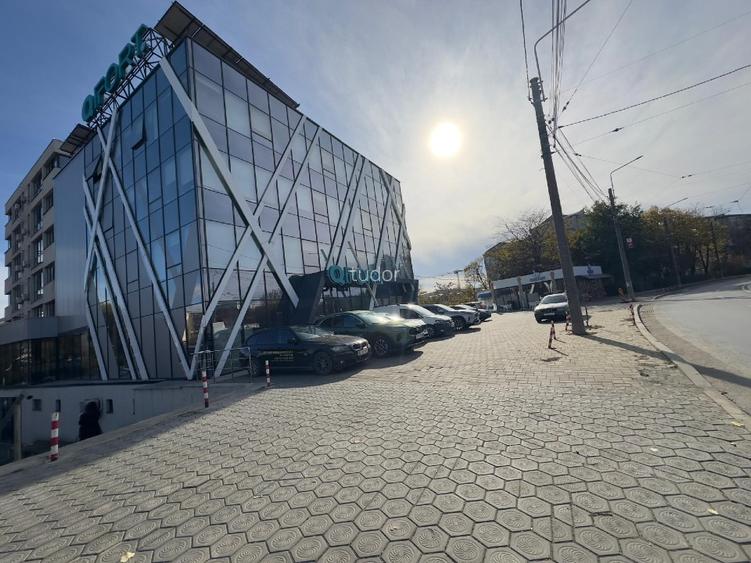 Proprietar- inchiriez spatiu comercial strada Vasile Lupu - 2