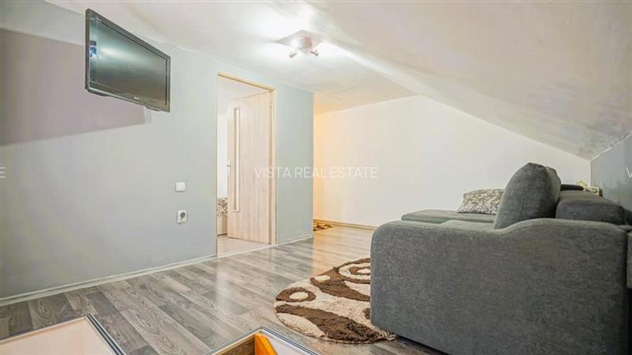 Casa spatioasa, ideala pentru 2 familii sau investitie. 2 corpuri de cladire, ga - 20