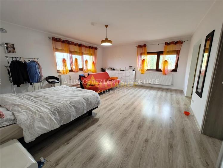 Vila spectaculoasa - 249 mp utili, teren 881 mp, - 5