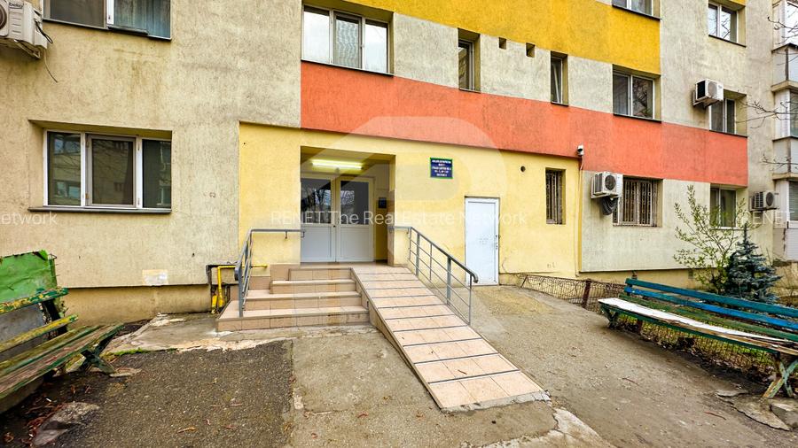 Doamna Ghica, Luntrei - garsoniera de vanzare, COMISION 0 - 9