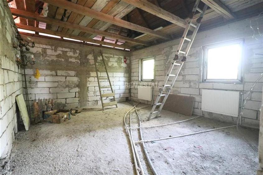 Proprietate unica, cu potential de dezvoltare  400 mp construiti + teren generos - 9
