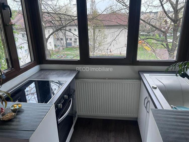 RECO Apartament 3 camere zona Rogerius etaj 2 - 4