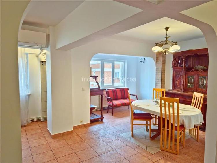 APARTAMENT DE INCHIRIAT IN CENTRU - 4 CAMERE - 2