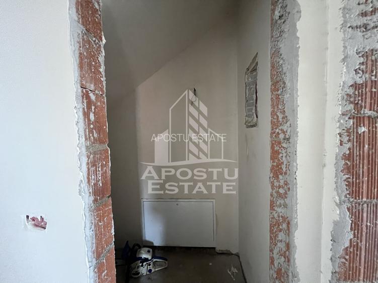 DE VANZARE casa alipita in Covaci cu curte mare - 4