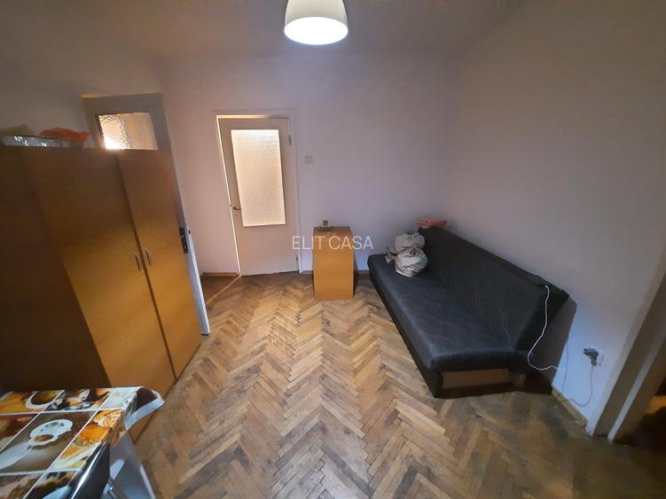 Apartament cu 2 camere, zona Podu Ros - 3