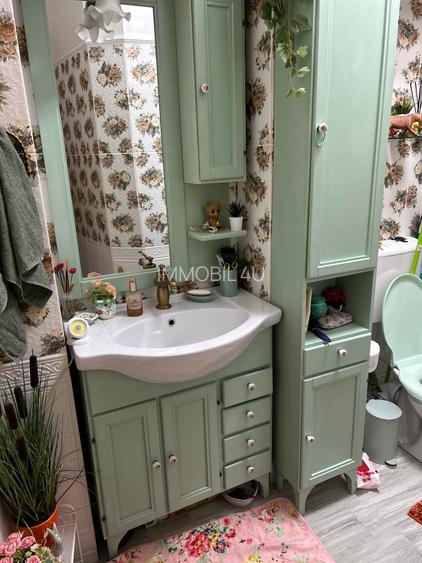 Universitate Metrou, Coltea Spital  la numai 8 minute -  Apartament  in vila - 4