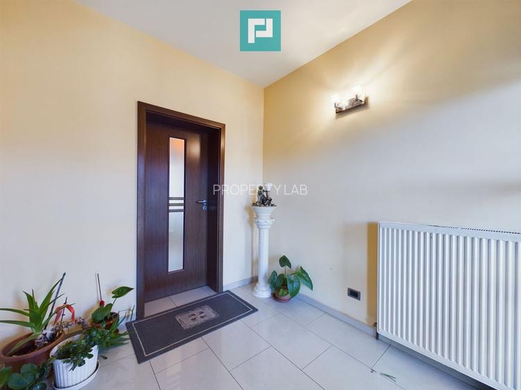 Vilă spațioasă cu 8 camere, Grădiște - 9